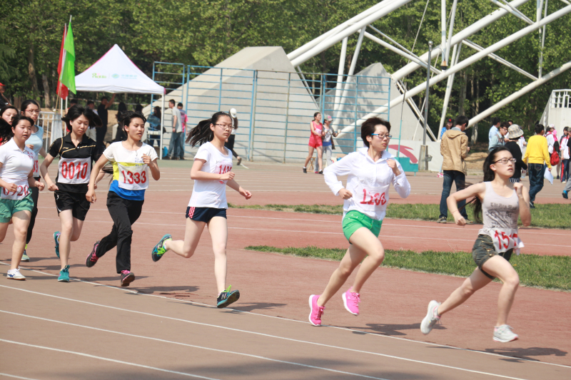 学生女子组800米决赛